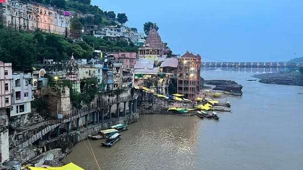 संभागायुक्त ने की कार्यों की समीक्षा