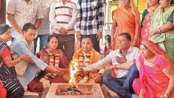 गायत्री मंदिर में हुई शादी गायत्री मंदिर में हुई शादी