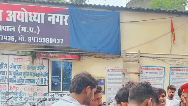 बलात्कार के केस में फंसाने की दी धमकी बलात्कार के केस में फंसाने की दी धमकी