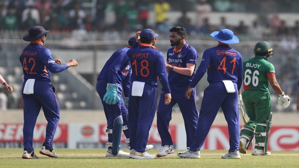 बांग्लादेश से पहले मैच में ही मिली हार