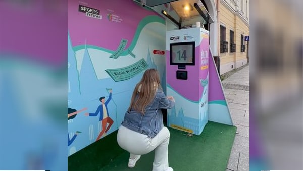 स्क्वैट पूरा होते ही मिला टिकट