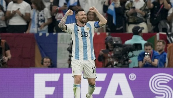 दोनों टीमों में शामिल थे ये खिलाड़ी