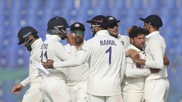 कुलदीप के बाहर होने से फैंस हैरान