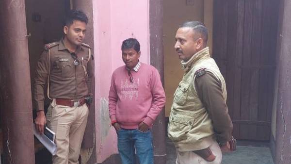 8 कमरों का ताला तोड़कर की थी चोरी