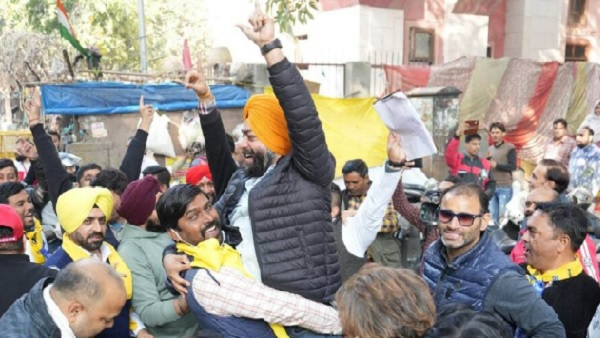 मनोज तिवारी उत्तर-पूर्वी दिल्ली से सांसद हैं