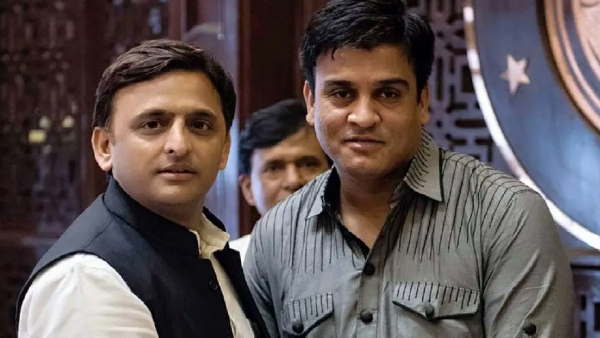 akhilesh yadav maggi eating at kanpur bairaj viral video lucknow irfan solanki meeting jail 