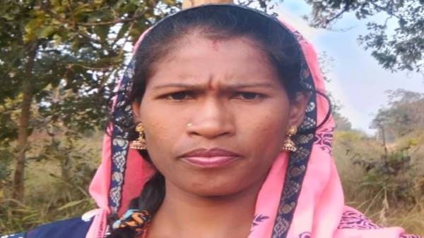 पोस्टमार्टम के बाद परिजनों को सौंपा शव