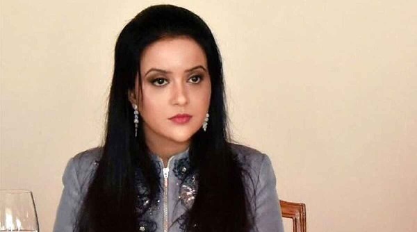 Maharashtra Deputy CM Devendra Fadnavis wife Amruta case against designer Aniksha know who is she