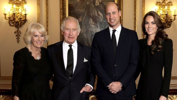 एकजुट है रॉयल फैमिली