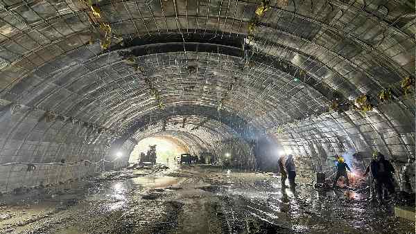 हर मौसम में उपयोगी सुरंगों का भी निर्माण