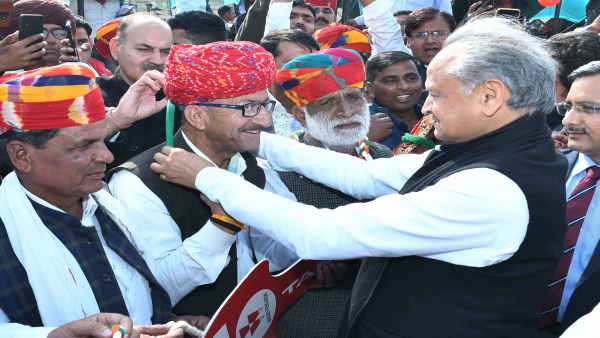 केंद्र को देशभर में समान पेंशन पॉलिसी लागू करनी चाहिए