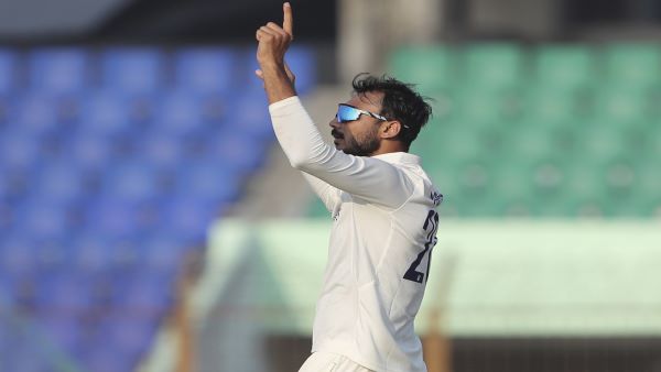 अक्षर पटेल ने भी दिखाया दम