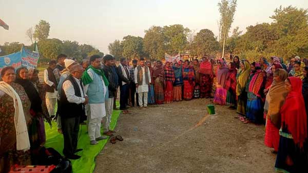 खिरिया बाग में 2 माह से चल रहा धरना प्रदर्शन