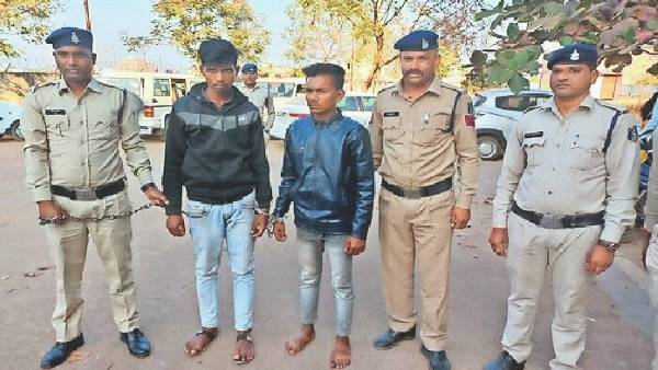 अपने दोस्तों के साथ रची साजिश,