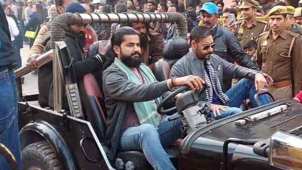 काशी में फिल्म से लेकर एल्बम की हो रही शूटिंग