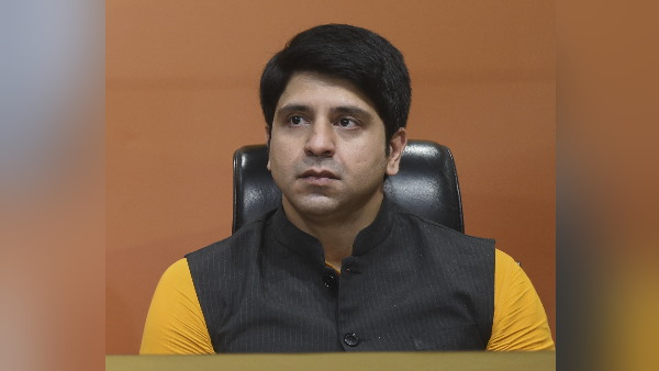 'अब दिल्ली में कांग्रेस बनाम कांग्रेस'