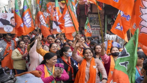 दिल्ली में चेहरे की कमी भाजपा को खल रही