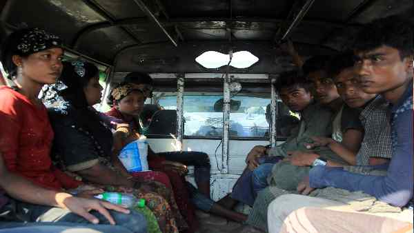 'इस डूबती हुई बोट से हमें बचाने वाला कोई नहीं है'