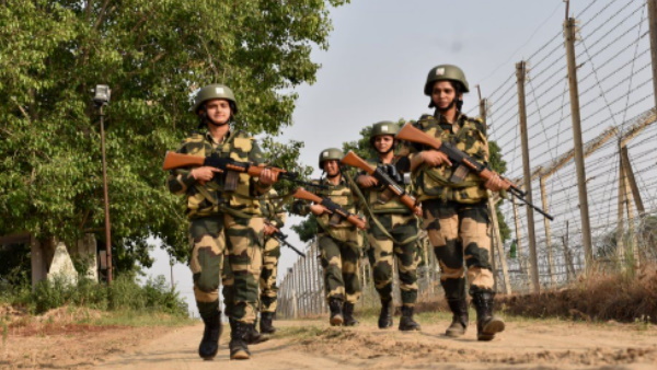 Firing on India-Pakistan border Firing on India-Pakistan border