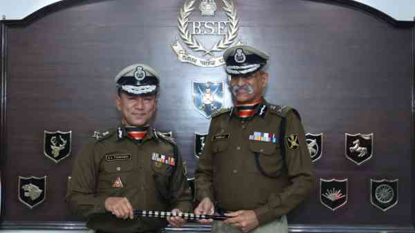 रिटायर होने वाले बीएसएफ चीफ से कनेक्शन