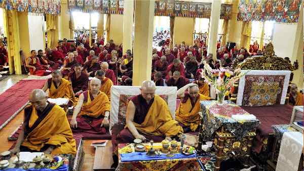 हमने नियमों के तहत धर्म बदला- बौद्ध बनने वाले