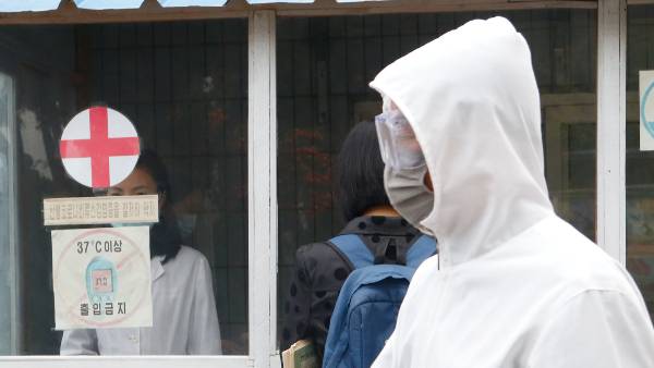 कोविड को लेकर अलर्ट मोड में प्रदेश सरकार कोविड को लेकर अलर्ट मोड में प्रदेश सरकार