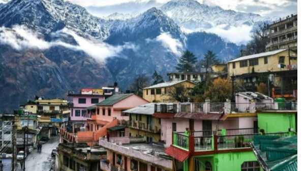 जोशीमठ या ज्योतिर्मठ उत्तराखंड के चमोली जिले में स्थित एक नगर