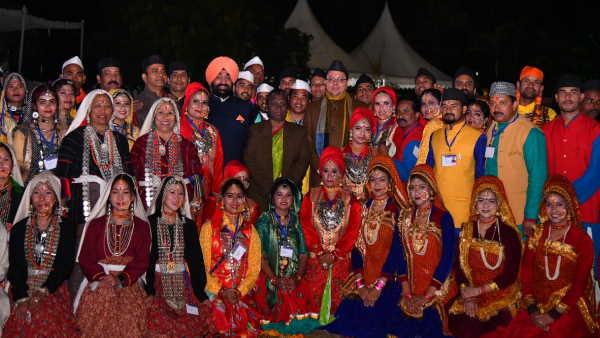 CM Pushkar Singh Dhami gave a special gift to the President. Also, Pahari cuisine was served to the President at the dinner.