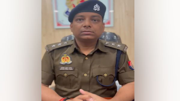 पुलिस ने बताया पति-पत्नी का आपसी विवाद