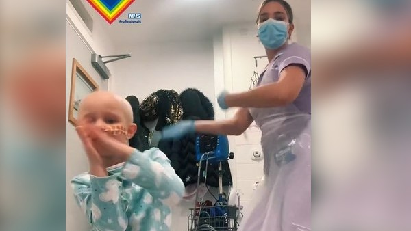 बीमारी के दर्द के बीच बच्ची का डांस Video Viral