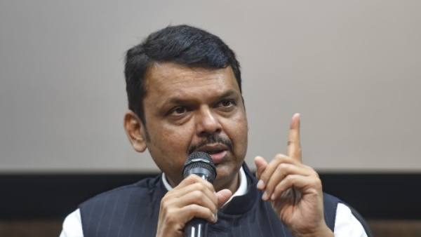 'सरकार गिरी और एक माचिस की तीली तक नहीं जली'