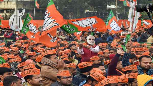 भाजपा को चंदे से हुई बंपर कमाई