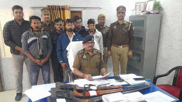 रायफल, कारतूस और भारी मात्रा में खोखे बरामद