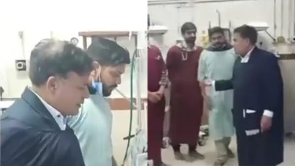 अस्पताल के बाहर लोगों की भीड़