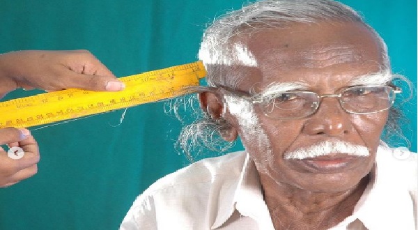 स्कूल में बच्चे कहते थे कान के बालों वाला शिक्षक