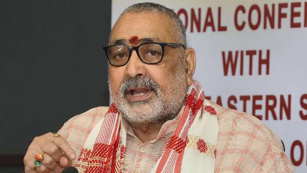 बिहार में शराब भगवान की तरह- गिरिराज