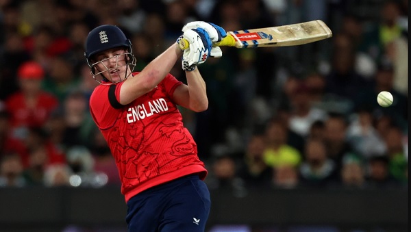 तीनों फॉर्मेट में कमाल के तौर पर आंके जा रहे हैं