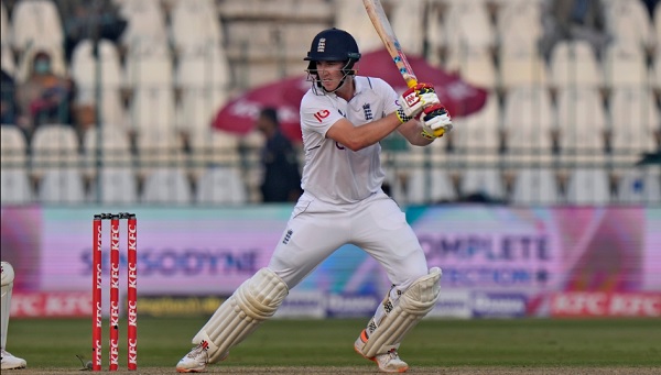 पाकिस्तान के दौरे पर 700 रन भी पूरे