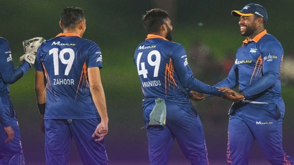 हसारंगा आरसीबी से खेलते हैं