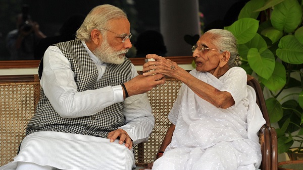 '20 साल पहले आखिरी बार मां समारोह में आई थी'