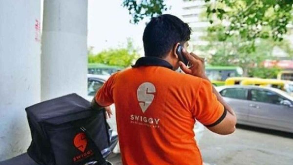 चाय, सब्जी भी किए ऑर्डर