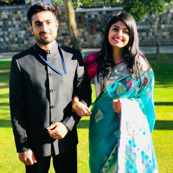  अभिश्री के परिवार व रिश्‍तेदारी में अफसर