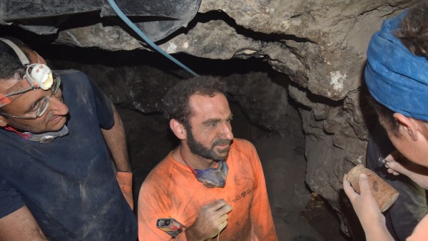 2200 साल पुराने सिक्के 2200 साल पुराने सिक्के