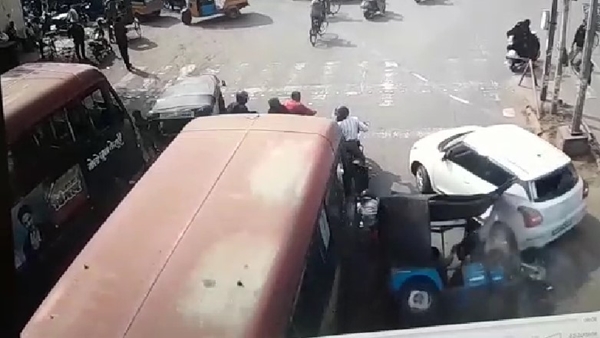 बस चलाते हुए आया अटैक 