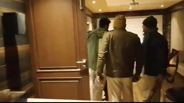 पुलिस ने निकाली रईसजादों की हेकड़ी 