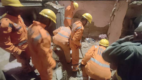 सिलेंडर फटा या कुछ और, किसी को पता नहीं