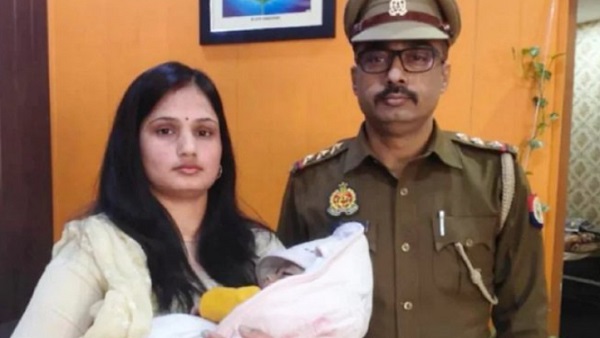 बच्ची अभी भी ICU में है एडिमट बच्ची अभी भी ICU में है एडिमट