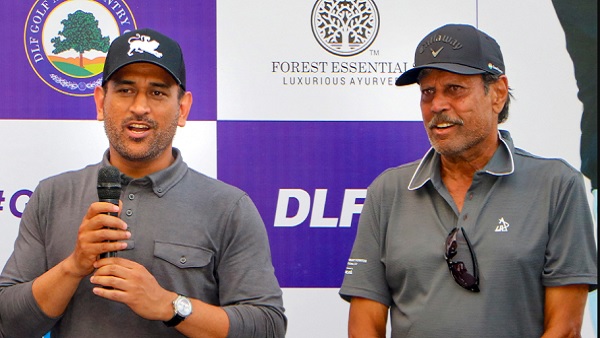 'केले की दुकान लगाओ, अंडे बेचों'