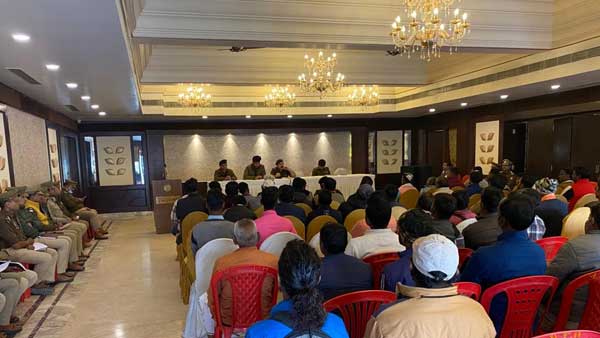 सुरक्षा व्यवस्था के लिए की गई बैठक