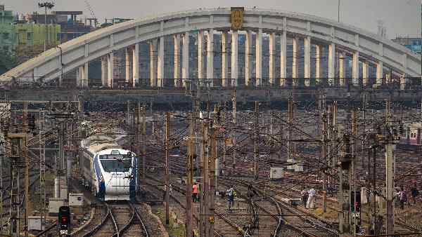 हजारों करोड़ रुपए की विकास परियोजनाओं की शुरुआत